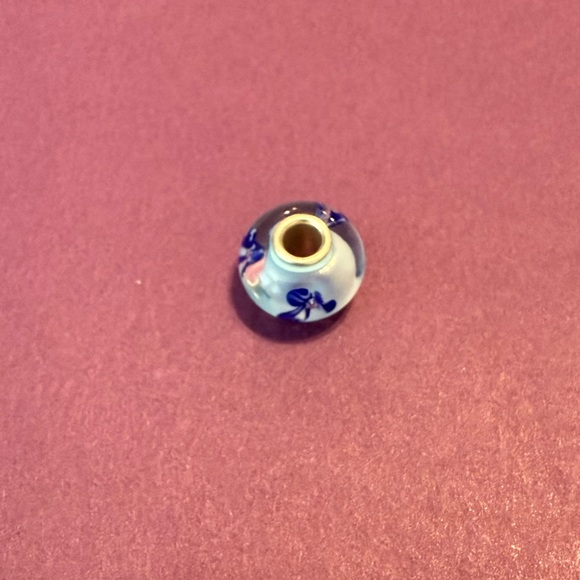 Trollbeads light blue flower glass bead. - Picture 3 of 6